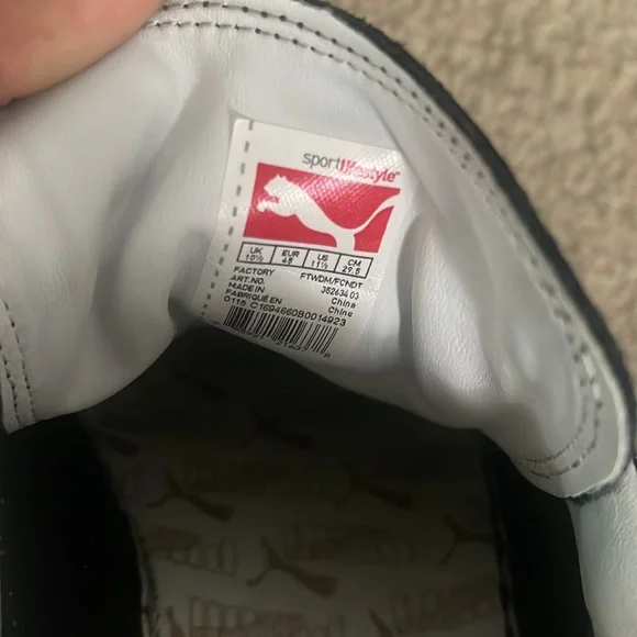 Black Puma Suede Classics Men’s Size 11.5 Sneakers - Picture 2 of 6